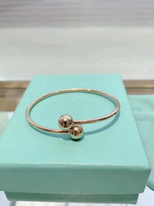 TIFFANY CITY HARDWEAR BALL BYPASS BRACELET