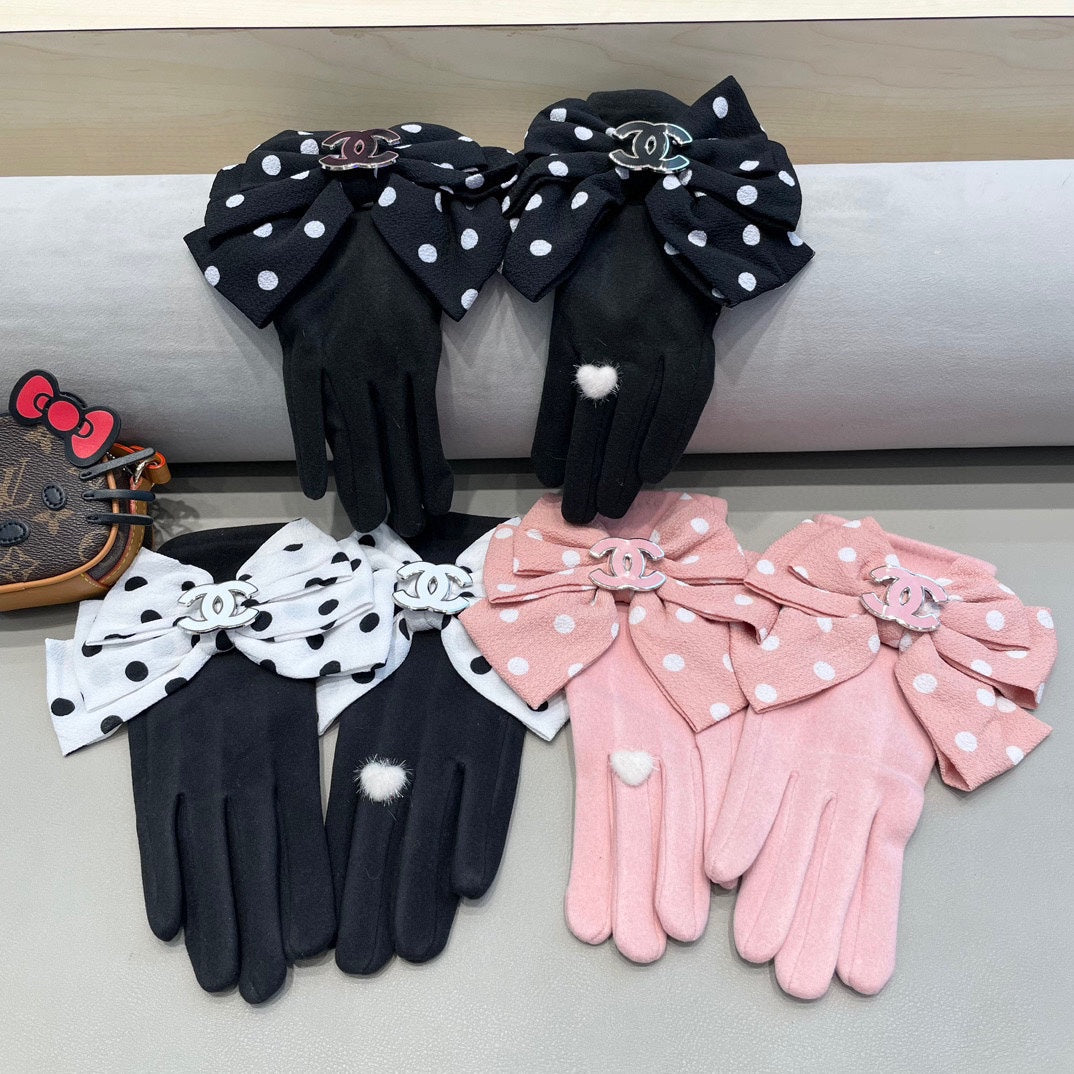 CHANEL GLOVES IN ROSE PINK MIX WHITE WOOL 454574