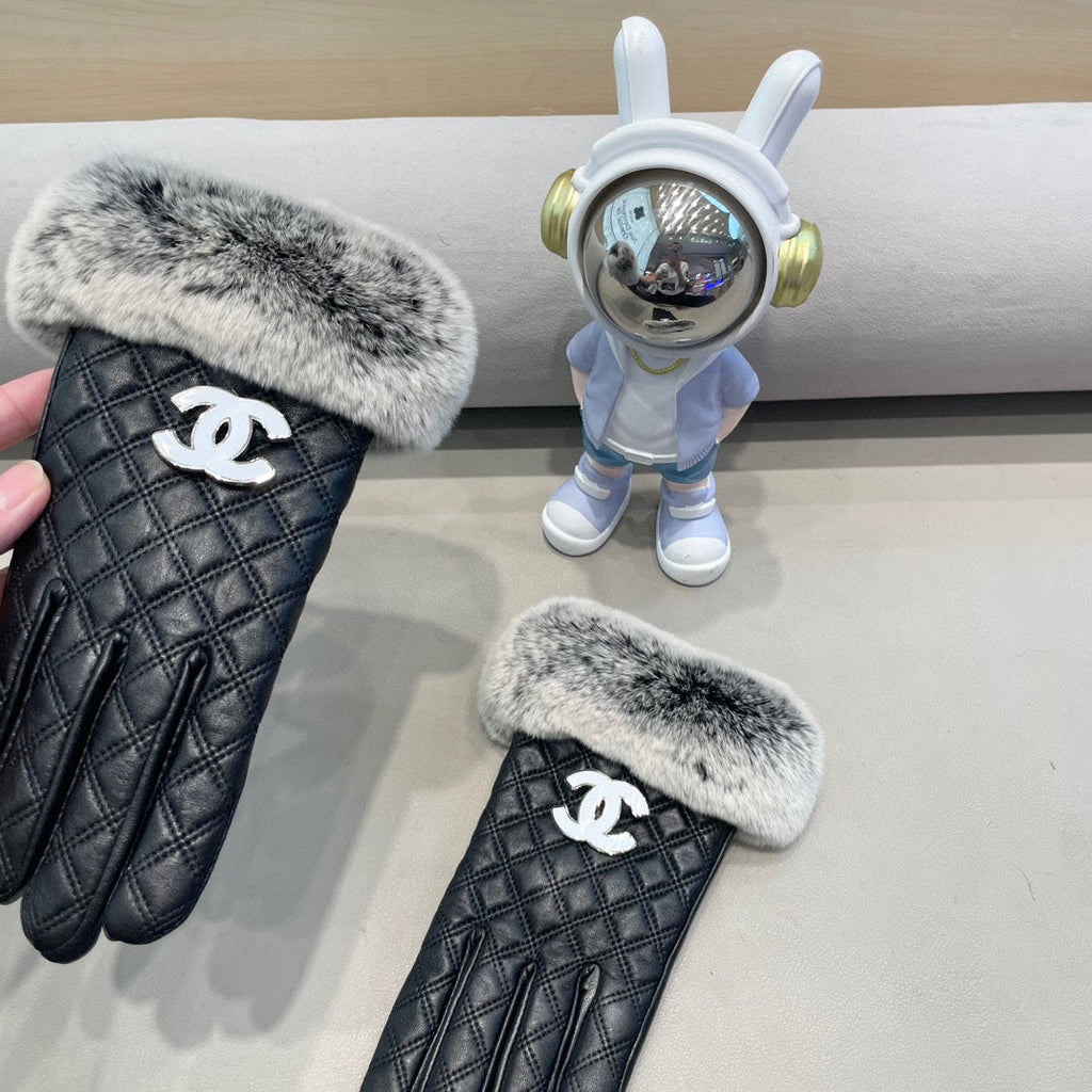 CHANEL GLOVES IN BLACK LAMBSKIN WITH RABBIT FUR 463793