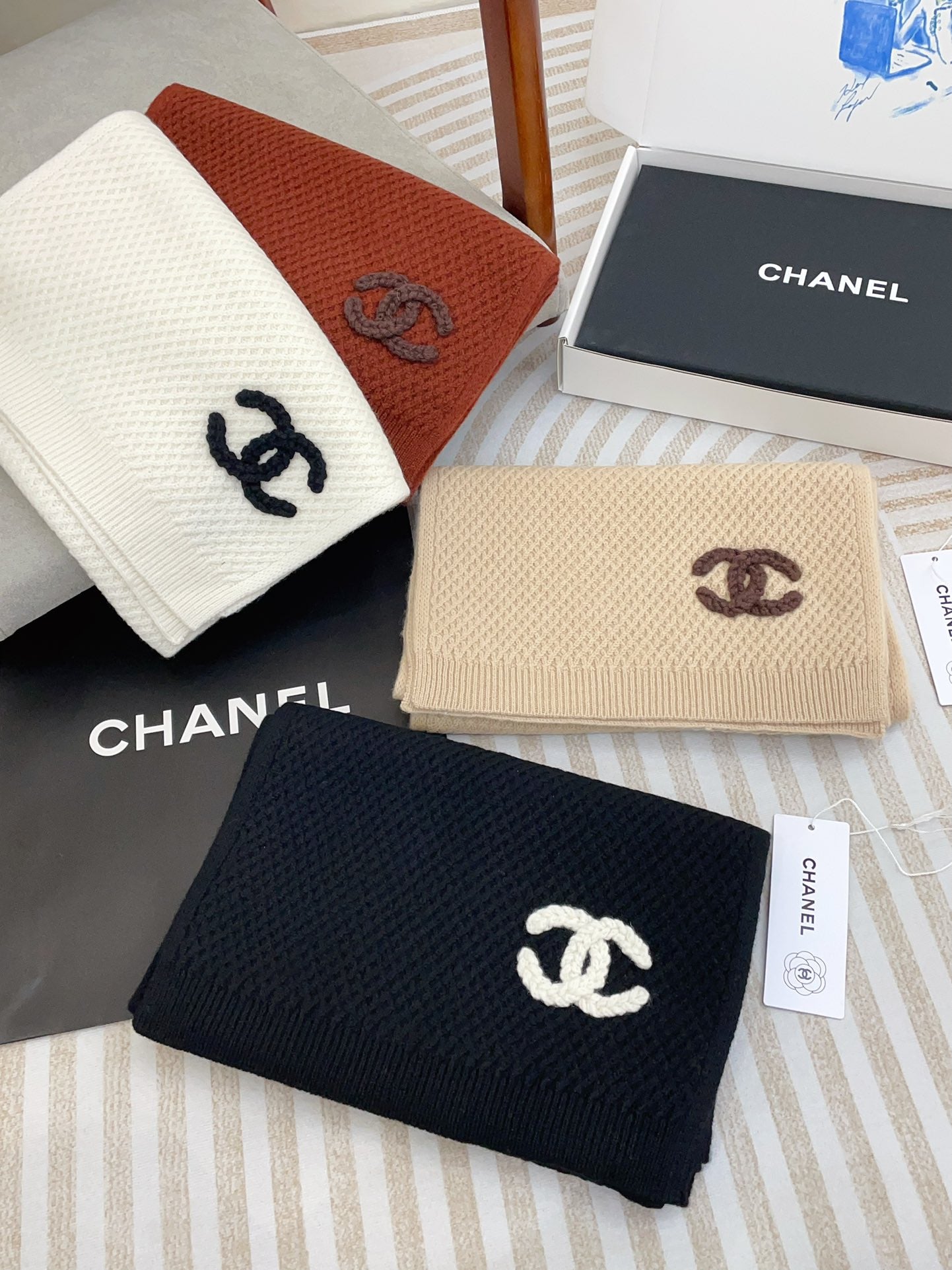 CHANEL SCARF 190 CM IN BLACK CASHMERE 393184