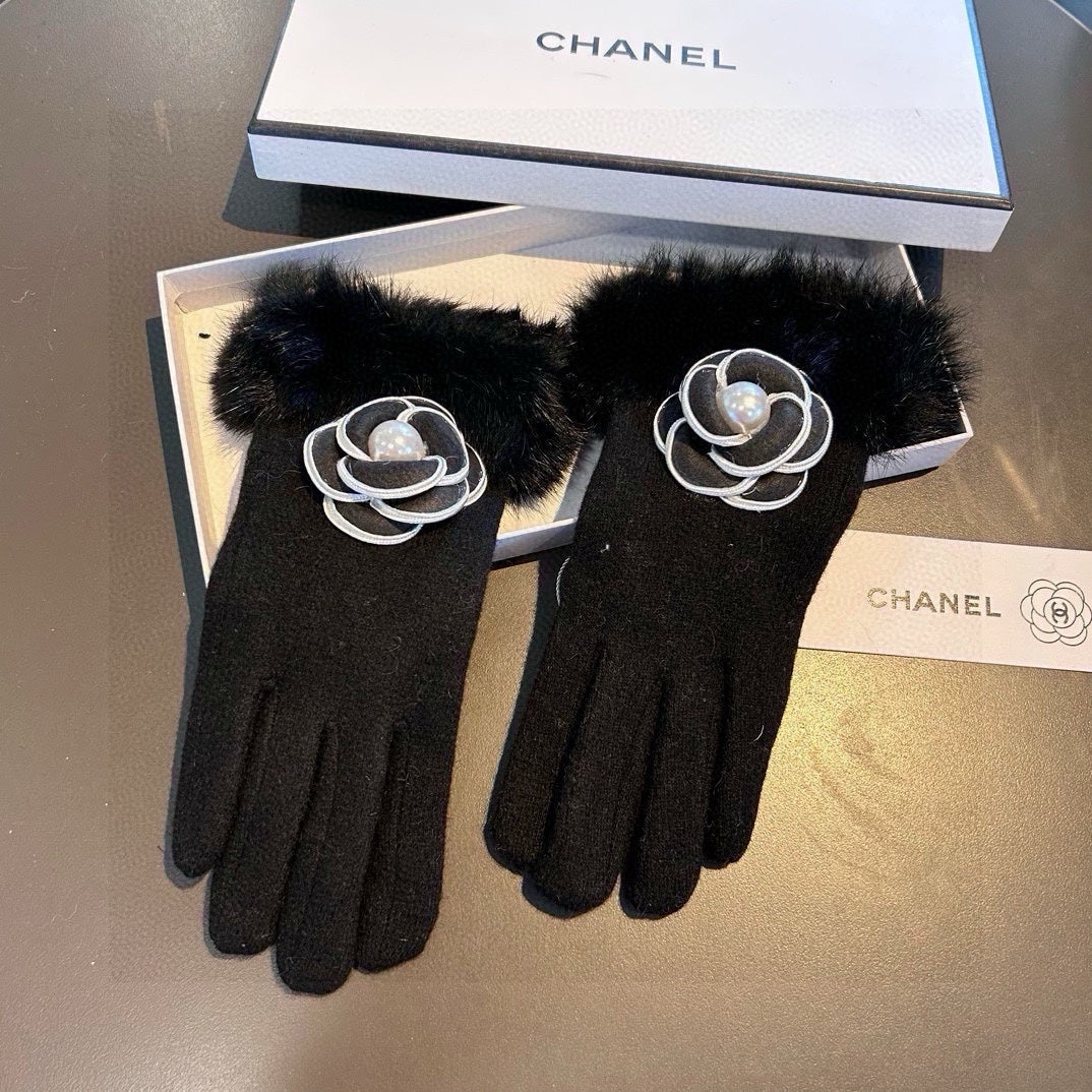 CHANEL GLOVES IN BLACK WOOL WITH RABBIT FUR 439141