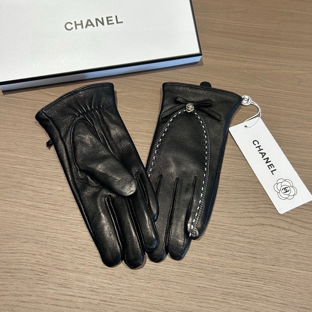 CHANEL GLOVES IN BLACK LAMBSKIN 456336