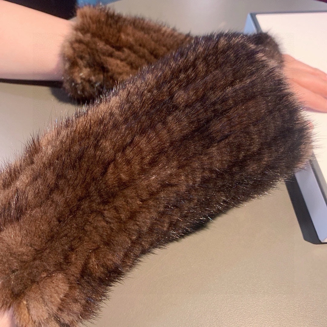 CHANEL FINGERLESS GLOVES IN GINGERBREAD BROWN RABBIT FUR 462280
