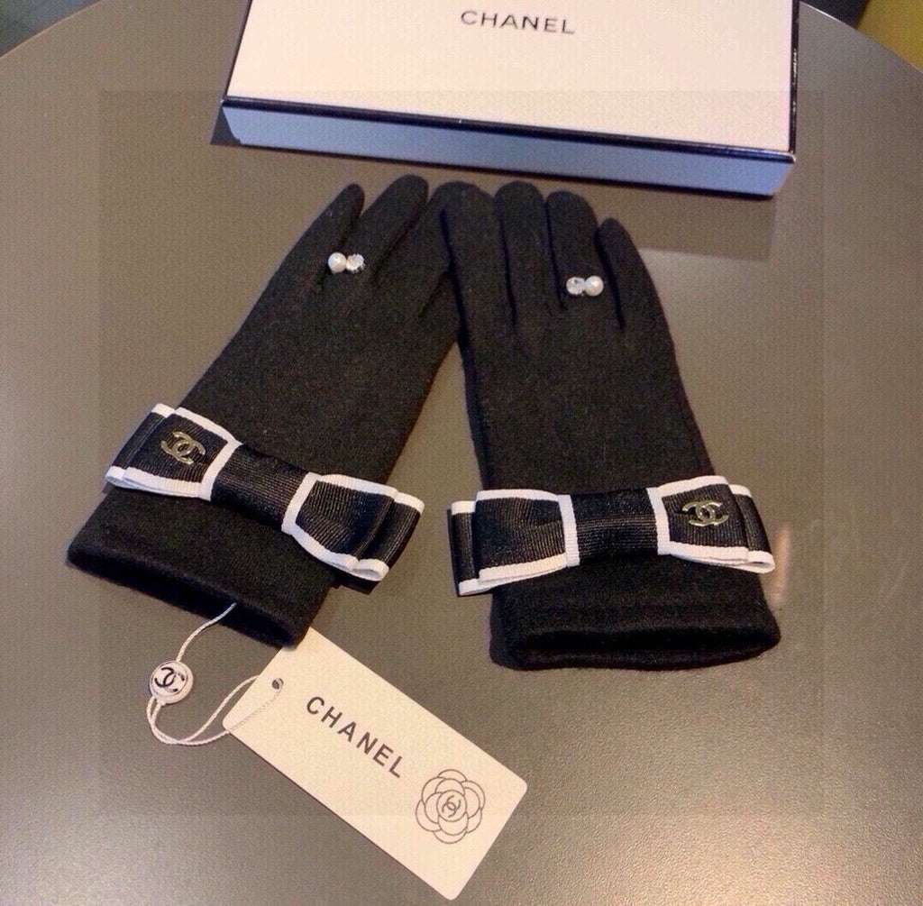 CHANEL GLOVES IN BLACK WOOL WITH BOW 463857