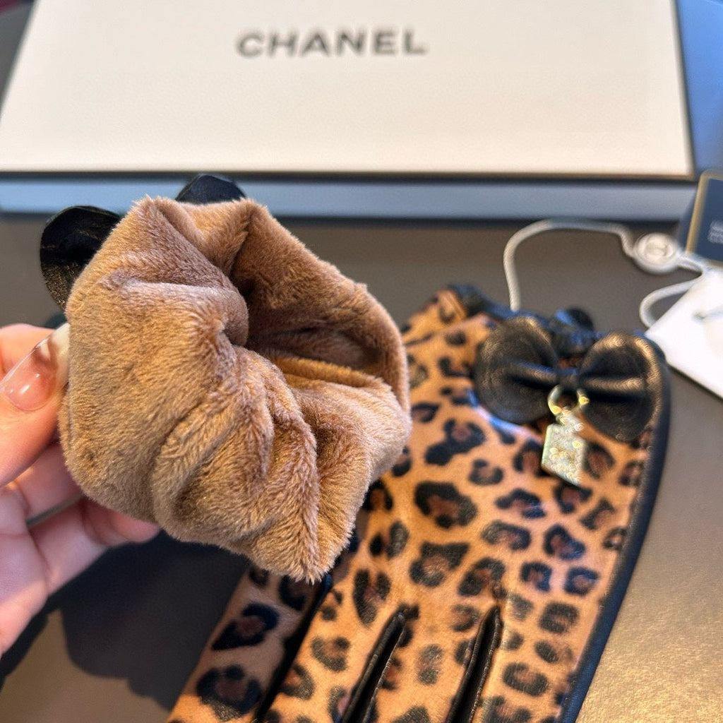 CHANEL GLOVES IN PERU BROWN MONOGRAM LAMBSKIN 465005