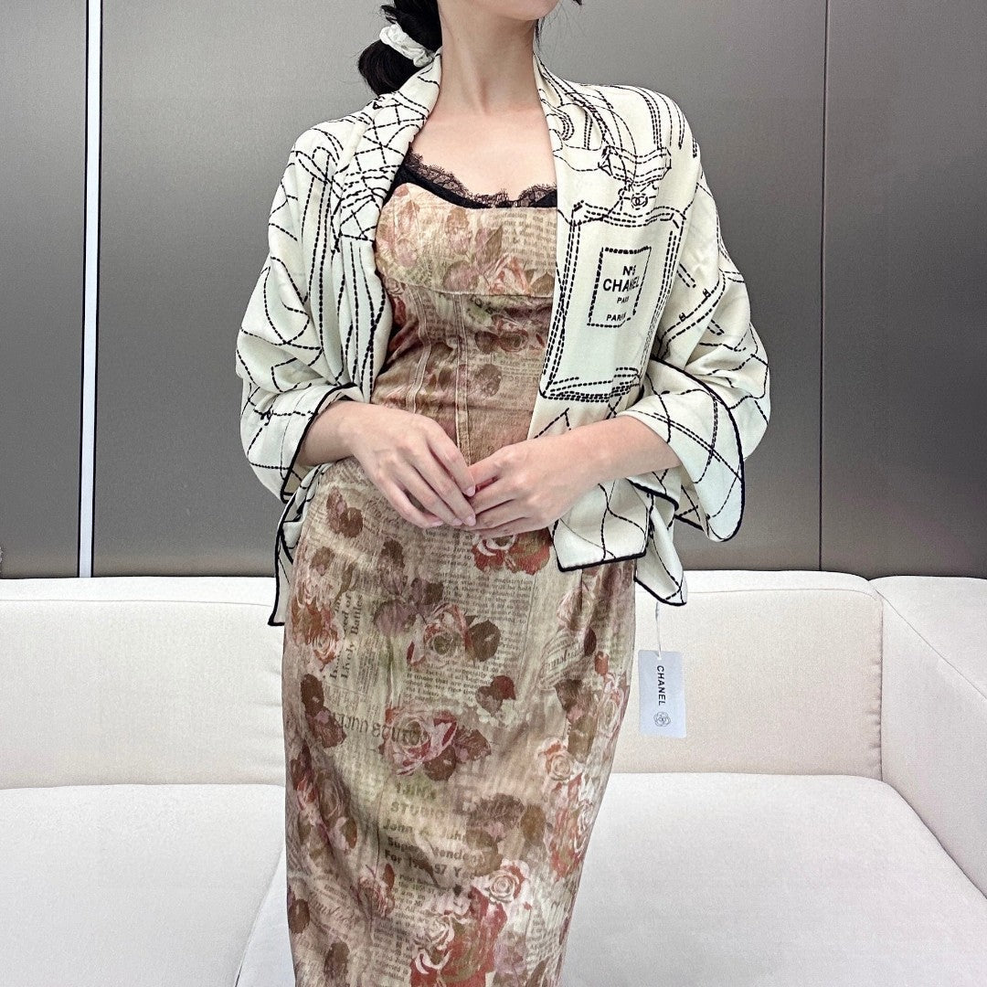CHANEL 25S SCARF 140 IN CASHMERE SILK 727347