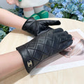 CHANEL GLOVES IN BLACK CALFSKIN 462420