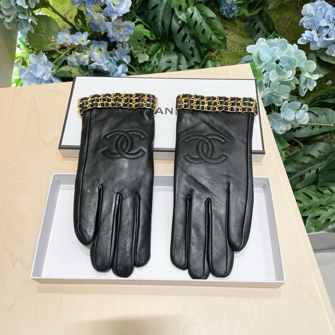 CHANEL GLOVES IN BLACK LAMBSKIN 463822