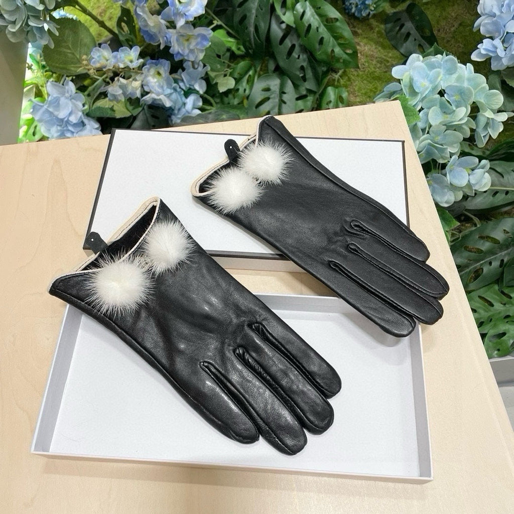 CHANEL GLOVES IN BLACK LAMBSKIN WITH LAMB FUR 463823