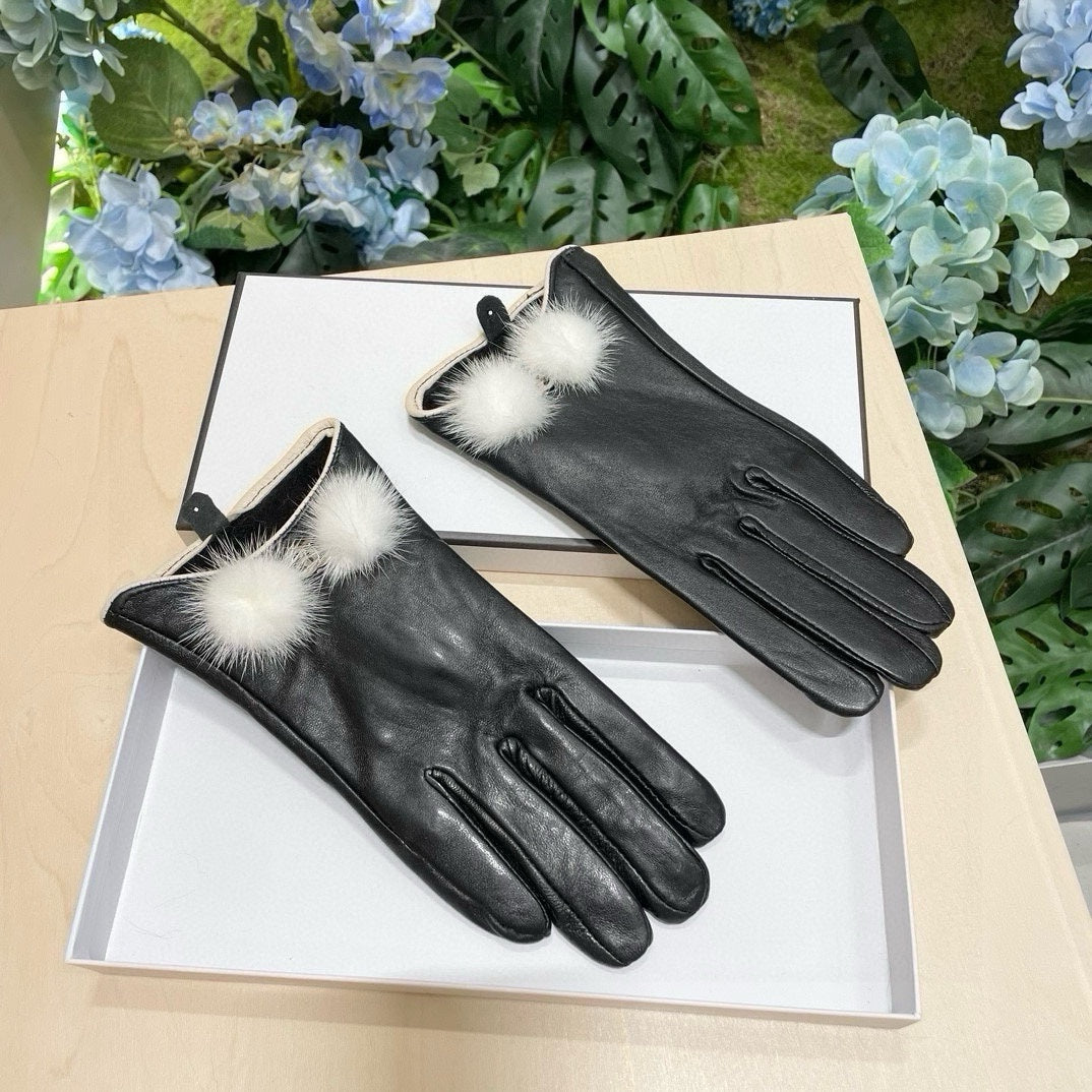 CHANEL GLOVES IN BLACK LAMBSKIN WITH LAMB FUR 463823